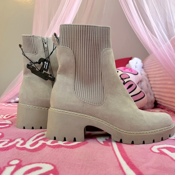 👢 No Boundaries Taupe Platform Ankle Boots – Size 11 | Great Find - Unworn 💫 - Picture 1 of 6